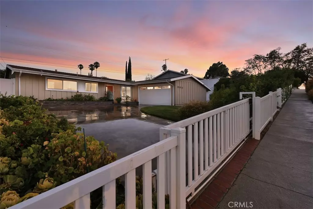 Woodland Hills, CA 91367,20516 Aetna ST