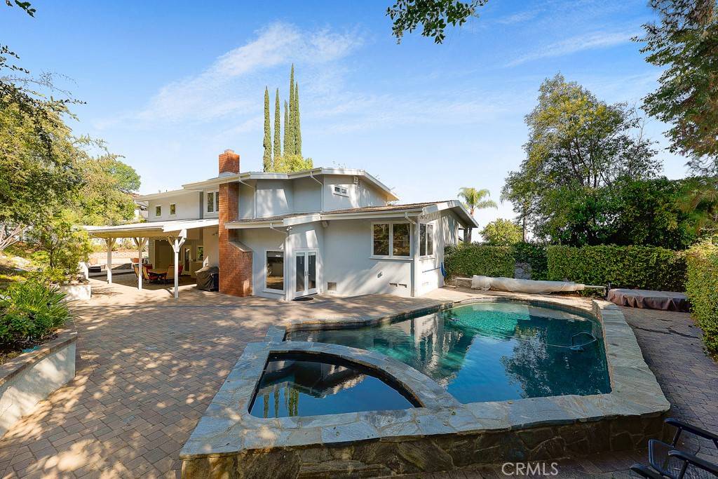 Encino, CA 91316,17232 Quesan PL