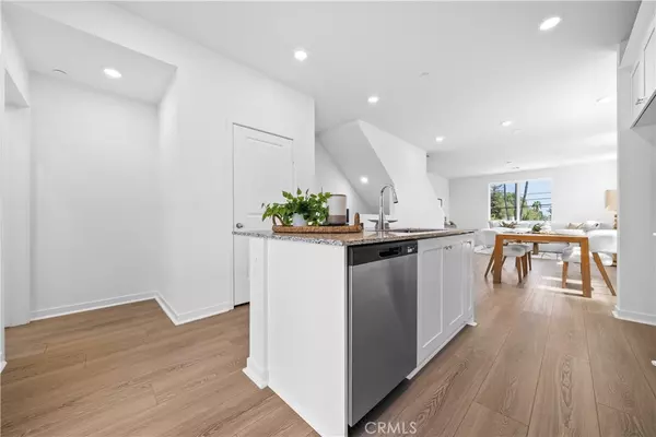 North Hills, CA 91343,9423 N Sepulveda Blvd #1