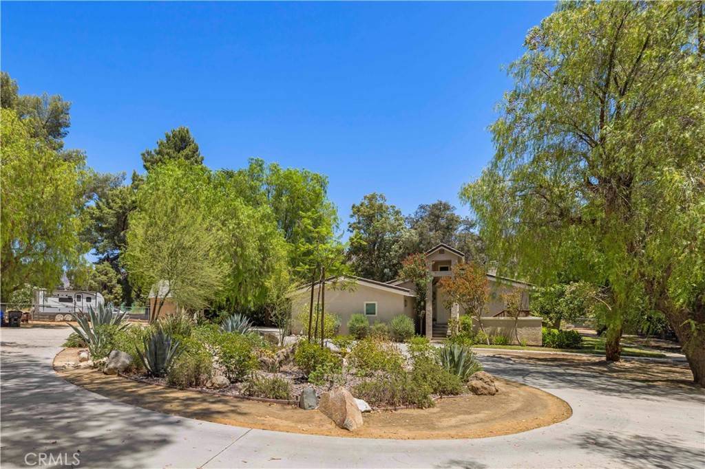 Saugus, CA 91390,30045 Bouquet Canyon RD