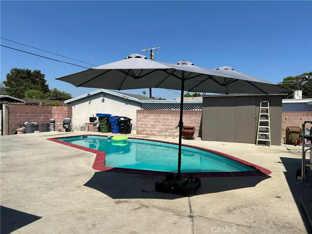 Winnetka, CA 91306,20415 Roscoe BLVD