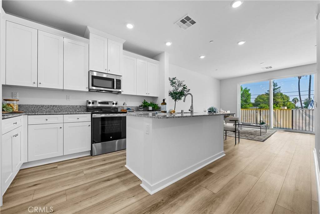 9423 N Sepulveda Blvd. #2, North Hills, CA 91343