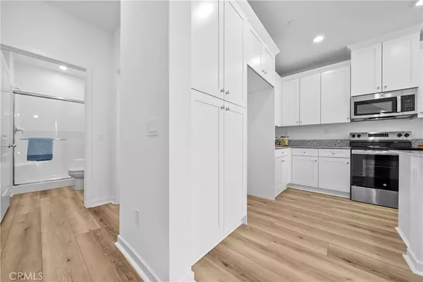 North Hills, CA 91343,9423 N Sepulveda Blvd. #2