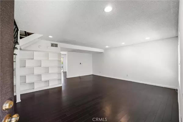 Winnetka, CA 91306,20110 Cohasset ST #22