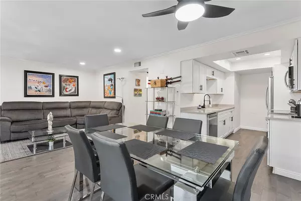 Tarzana, CA 91356,18408 Hatteras ST #49