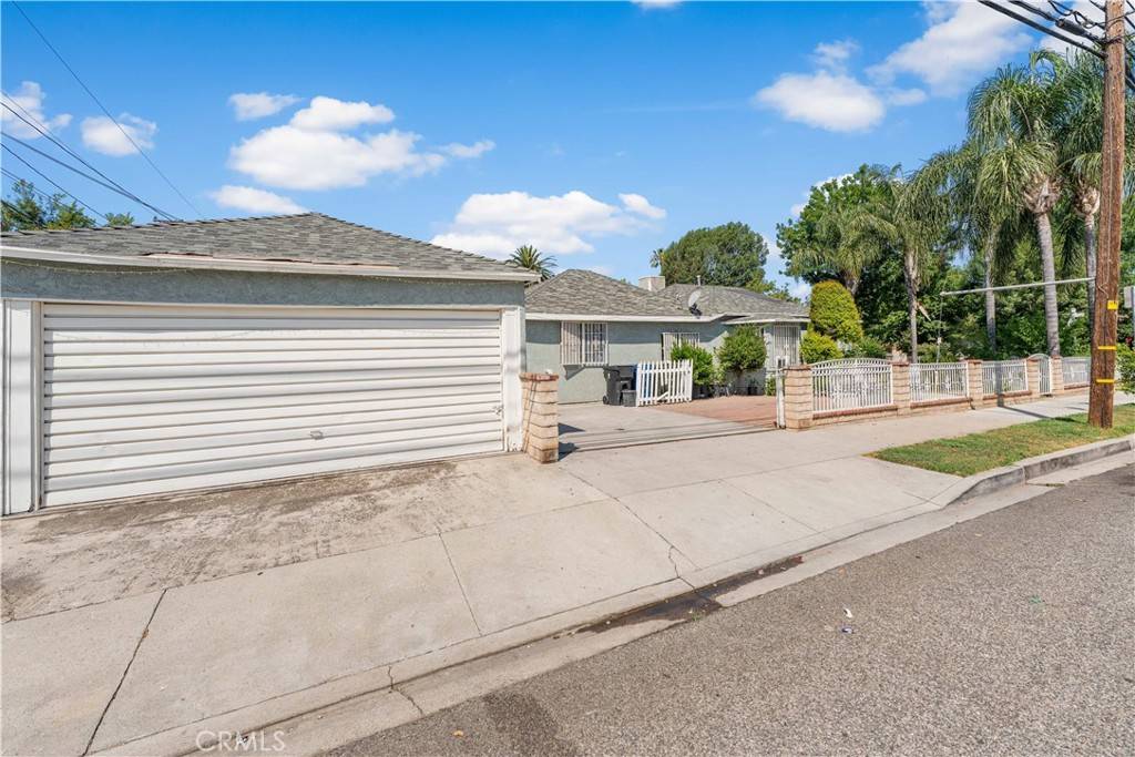 San Fernando, CA 91340,556 Harps ST