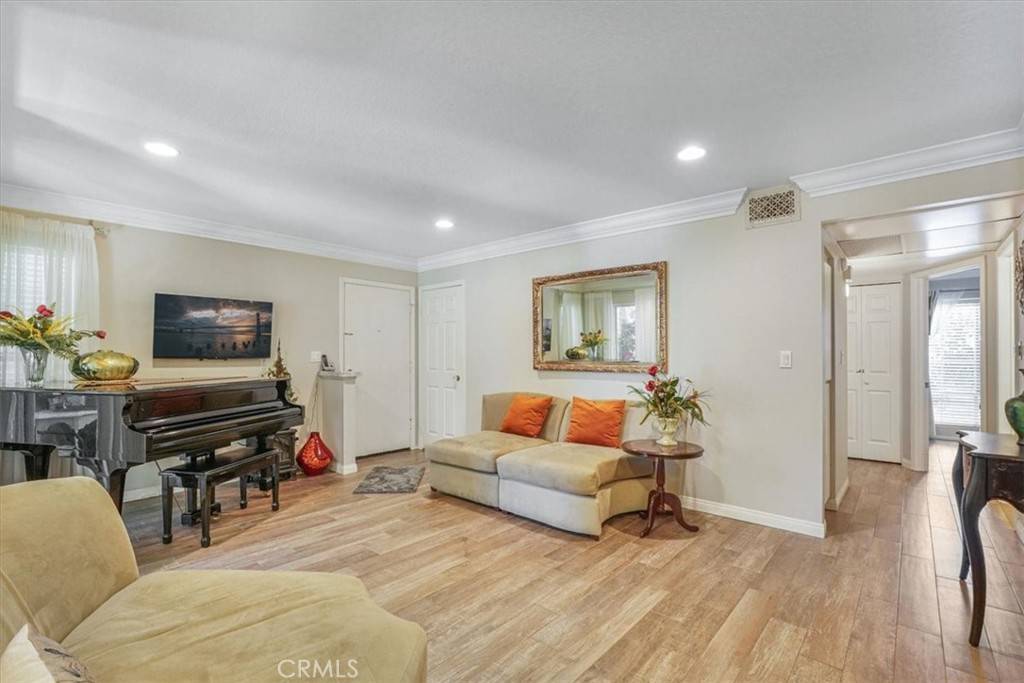 Calabasas, CA 91302,4201 Las Virgenes RD #115