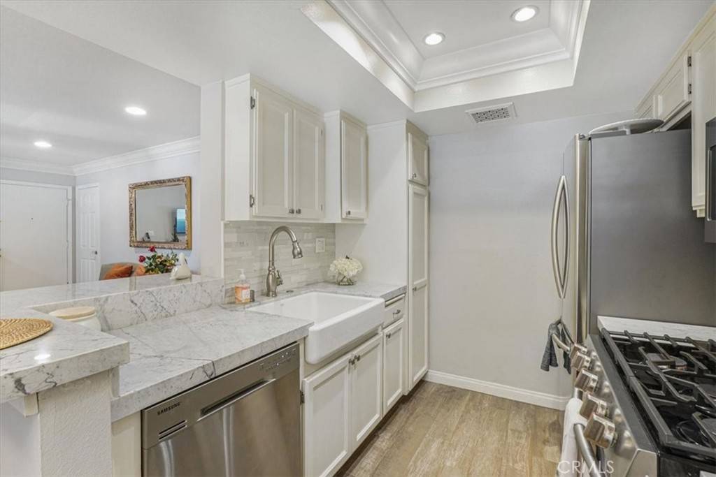 Calabasas, CA 91302,4201 Las Virgenes RD #115