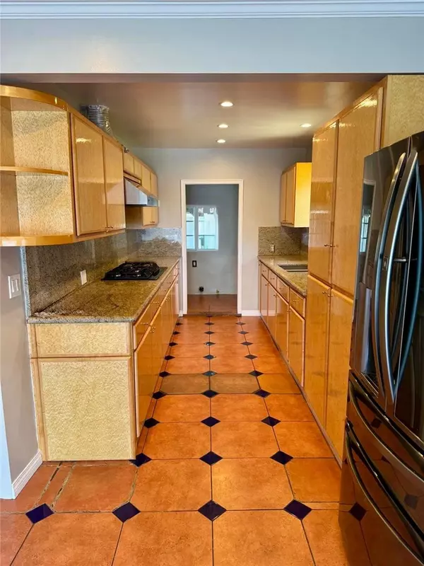 Van Nuys, CA 91406,17119 Saticoy ST