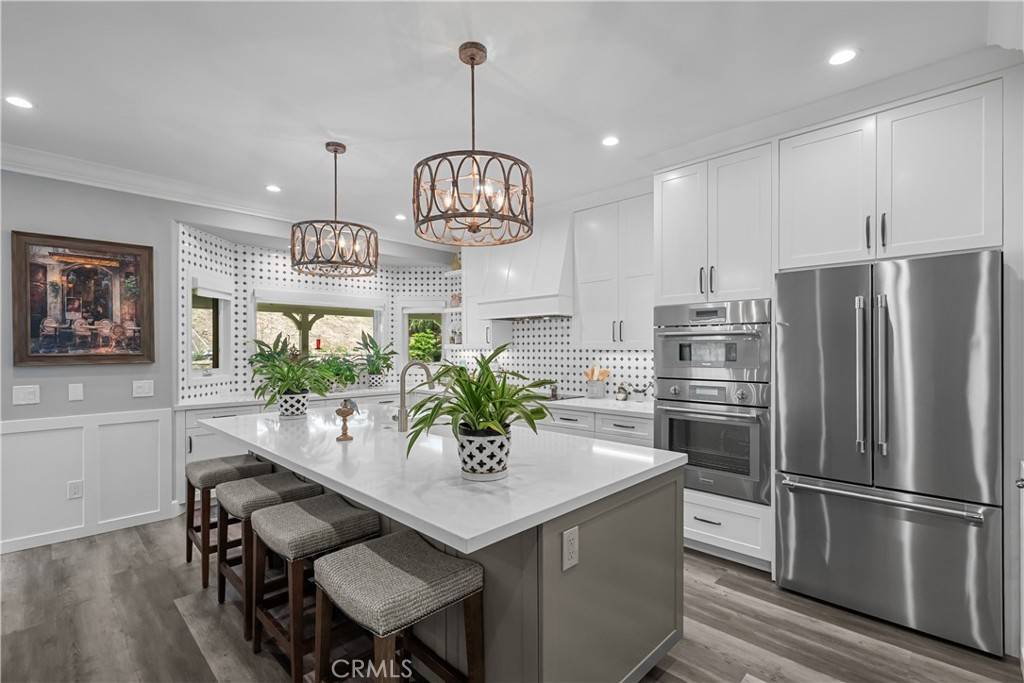 Valencia, CA 91354,24013 Via Cresta