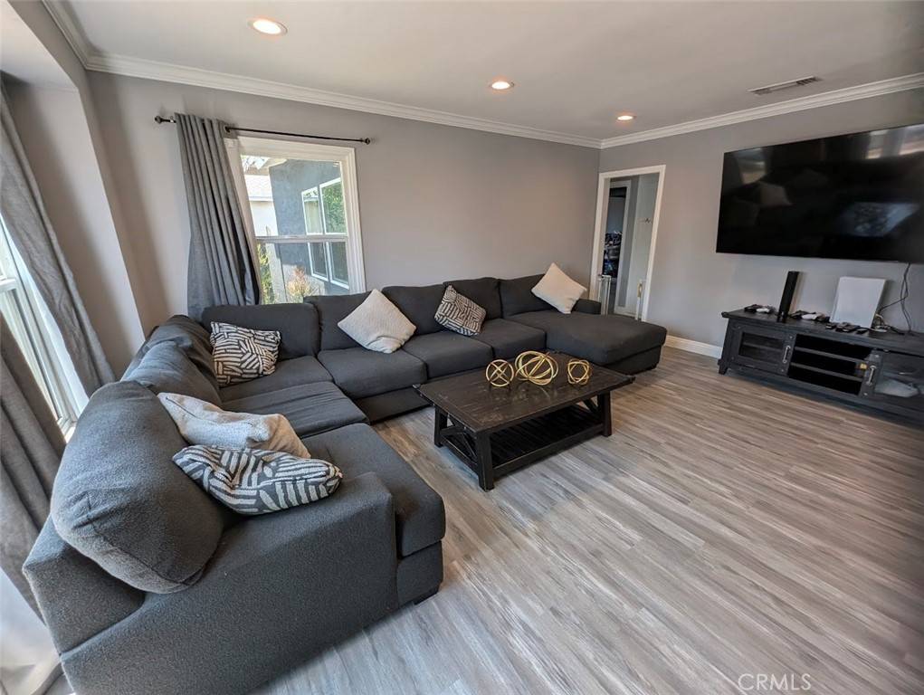 CA 91345,14947 14945 Chatsworth ST