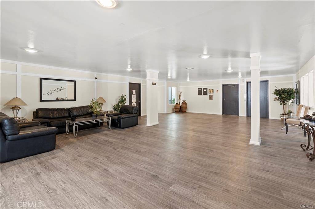 Encino, CA 91316,5412 Lindley AVE #108