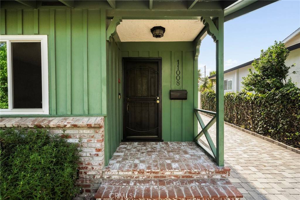 Sunland, CA 91040,11008 Quill AVE