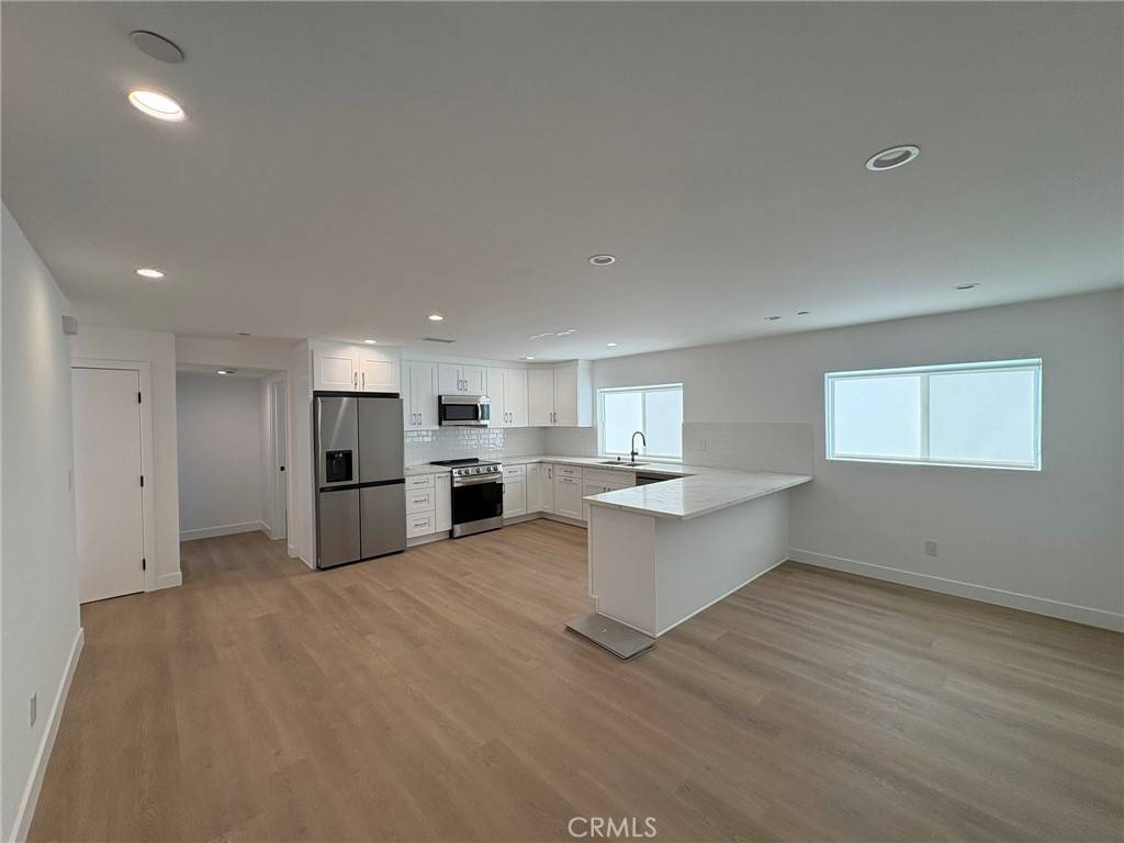 14165 Calvert ST, Van Nuys, CA 91401