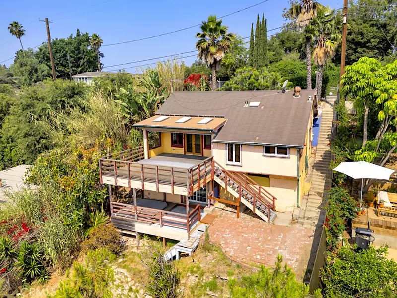 2052 N Alvarado ST N, Los Angeles, CA 90039