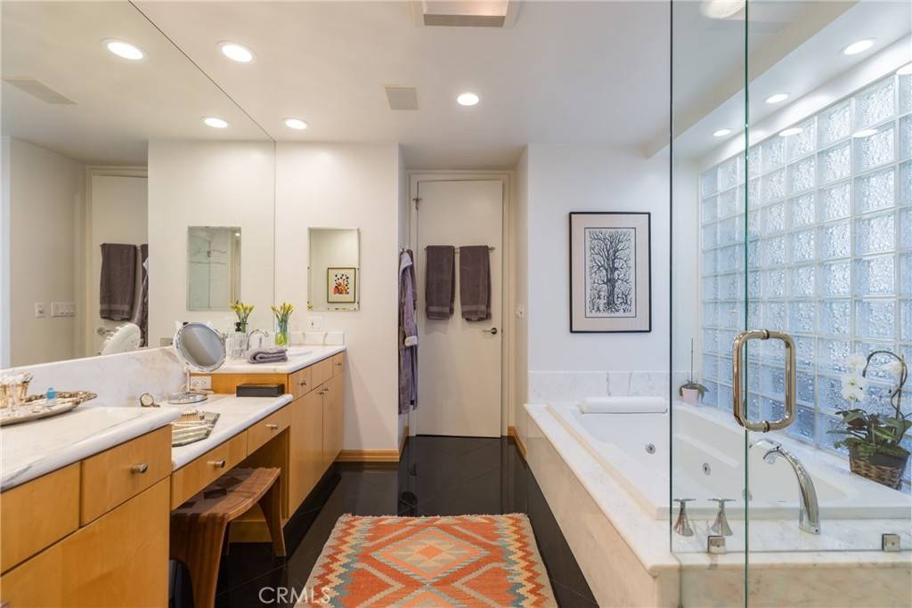 Encino, CA 91316,4921 Rupert AVE