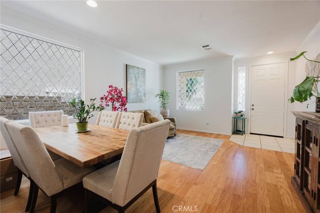 Valencia, CA 91355,23346 Clearwater LN
