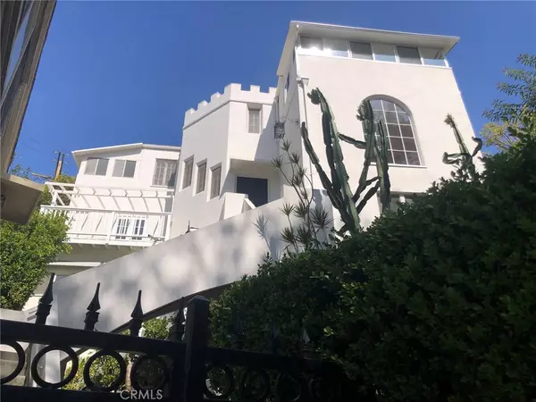 Los Angeles, CA 90068,5924 Graciosa DR