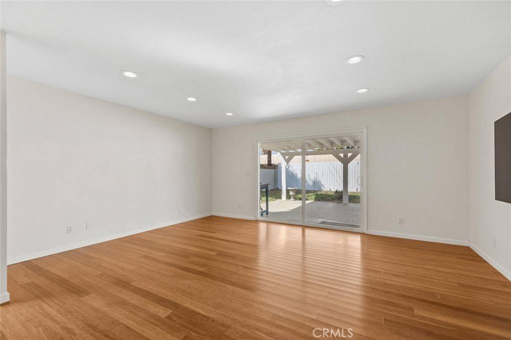 Saugus, CA 91350,27418 Arriola AVE