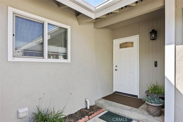 Saugus, CA 91350,27418 Arriola AVE