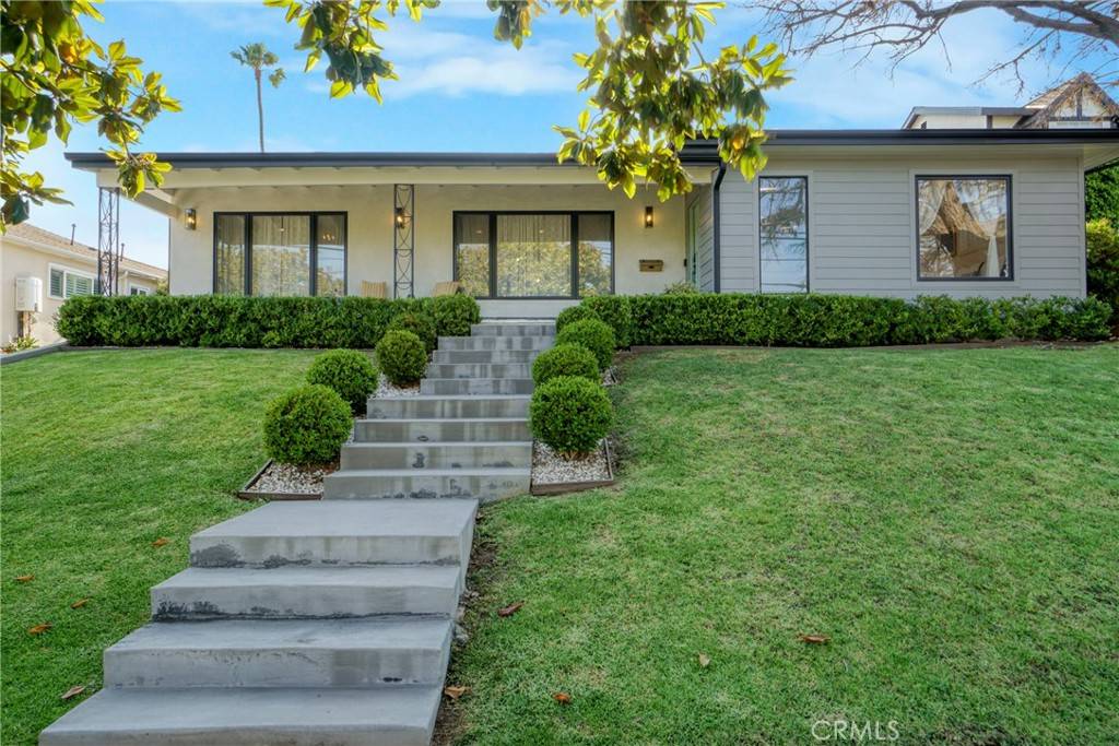 7221 Arizona Ave, Los Angeles, CA 90045