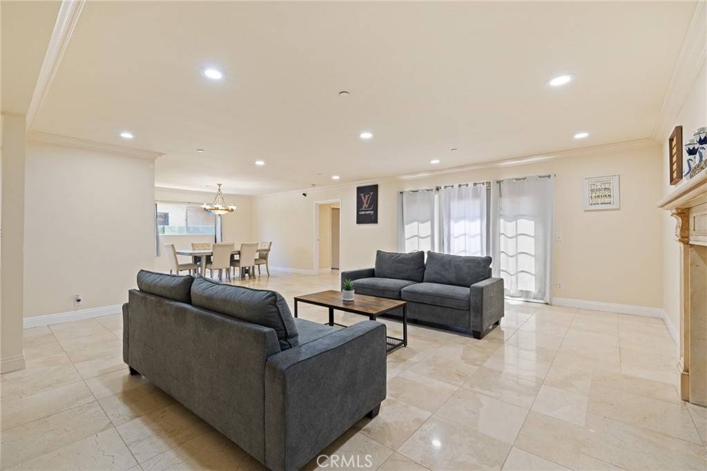 Northridge, CA 91324,8419 Yolanda AVE
