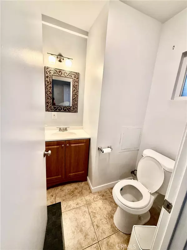 North Hollywood, CA 91605,11418 Arminta ST #1/2