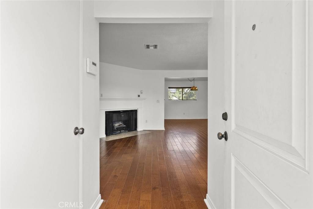 Tarzana, CA 91356,18550 Hatteras ST #82