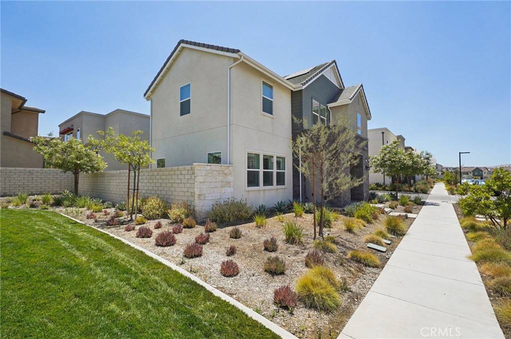 27008 Declaration RD, Valencia, CA 91381