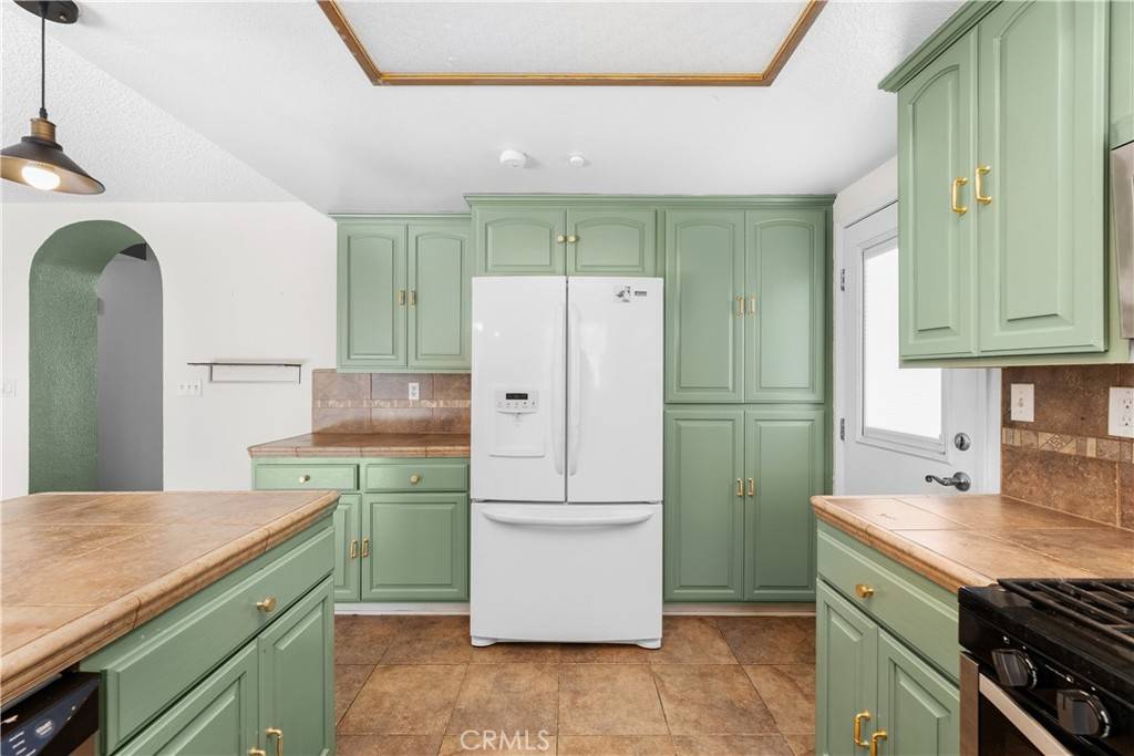 Lancaster, CA 93534,43101 Victorville PL