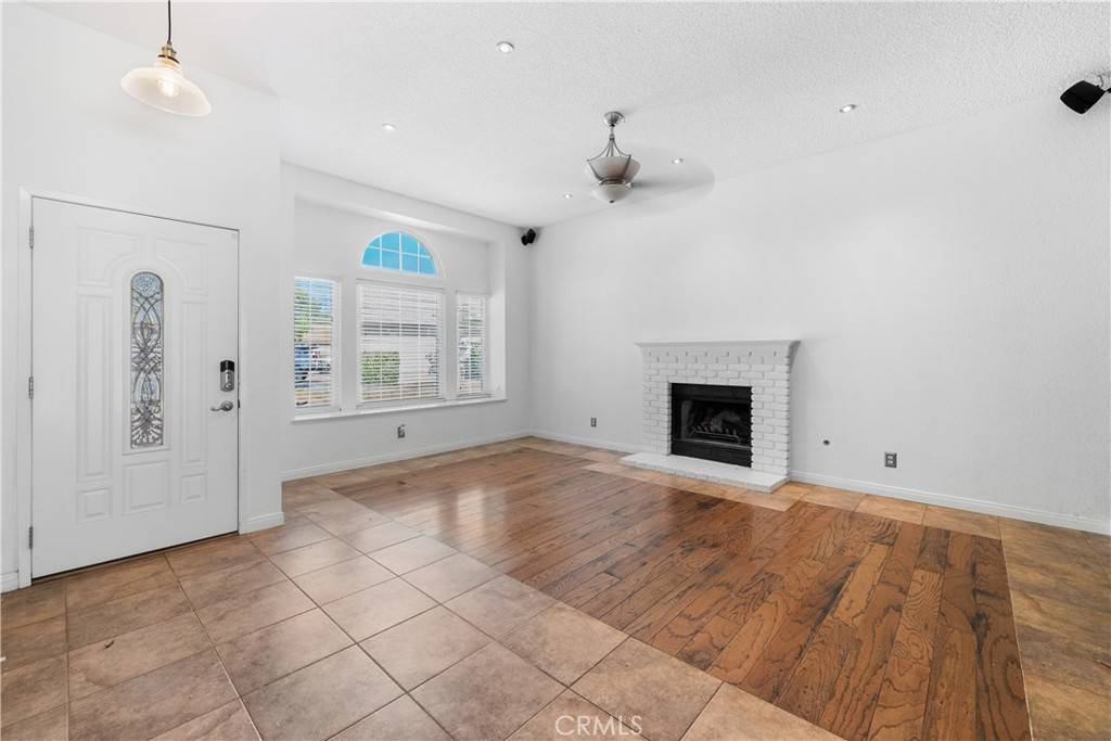 Lancaster, CA 93534,43101 Victorville PL