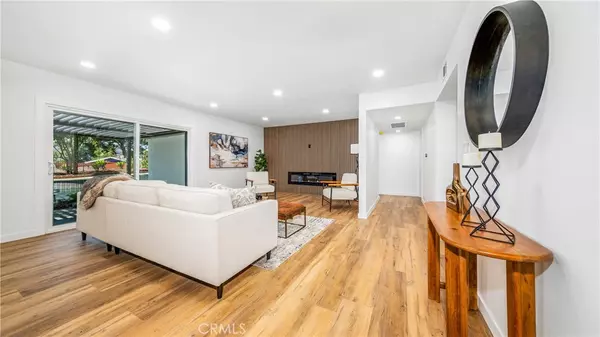 West Hills, CA 91304,22137 Gresham ST