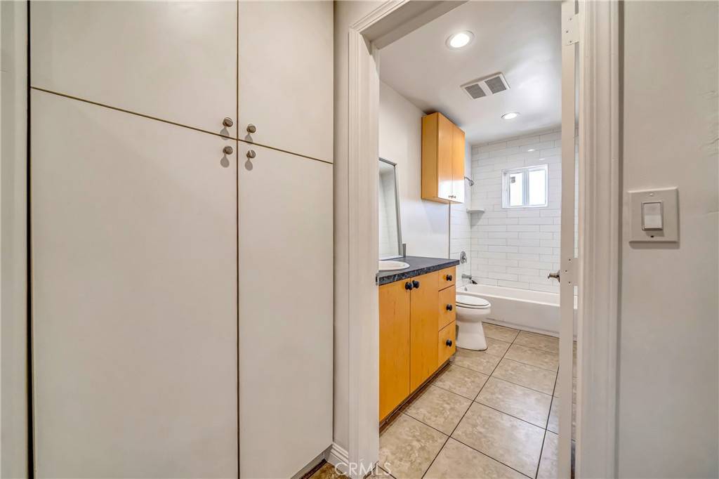 North Hollywood, CA 91606,6735 Elmer AVE #12