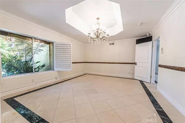 Encino, CA 91316,18022 Lake Encino DR