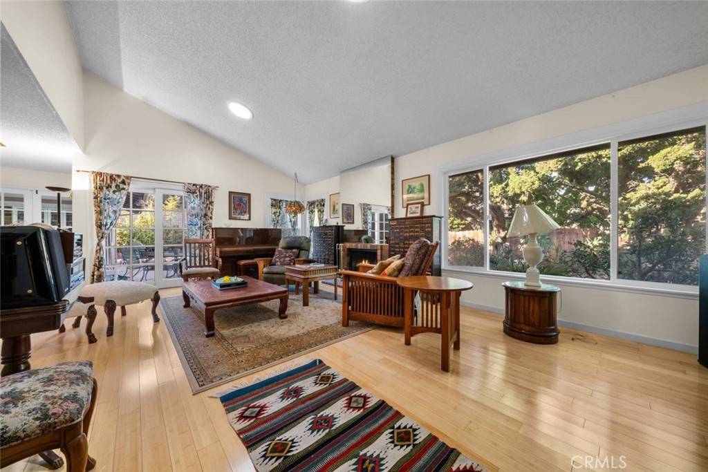 Rancho Cascades, CA 91342,15574 Sorbonne ST
