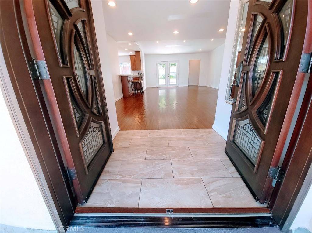 Tarzana, CA 91335,19100 Bessemer ST