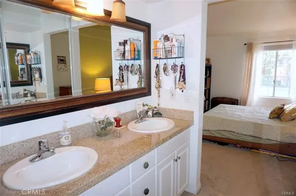 Woodland Hills, CA 91367,5520 Owensmouth AVE #217