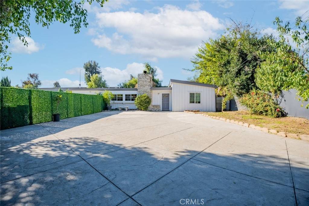 North Hills, CA 91343,8561 Orion AVE