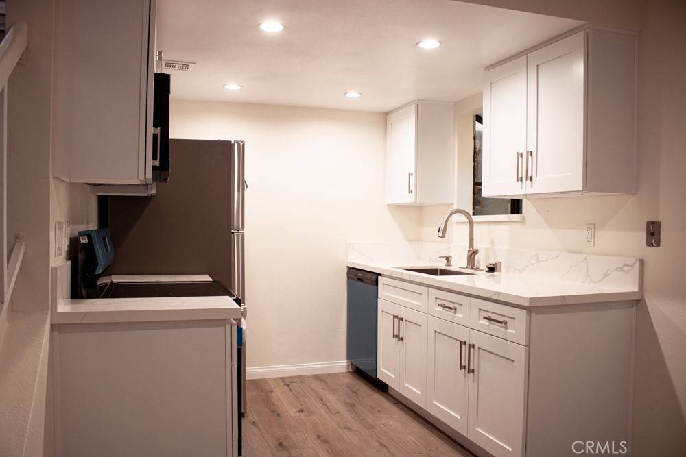 Tarzana, CA 91356,18411 Hatteras ST #235