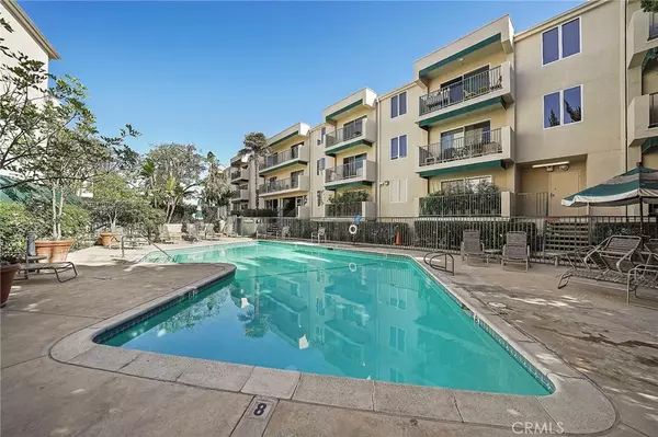 Sherman Oaks, CA 91403,4501 Cedros AVE #218
