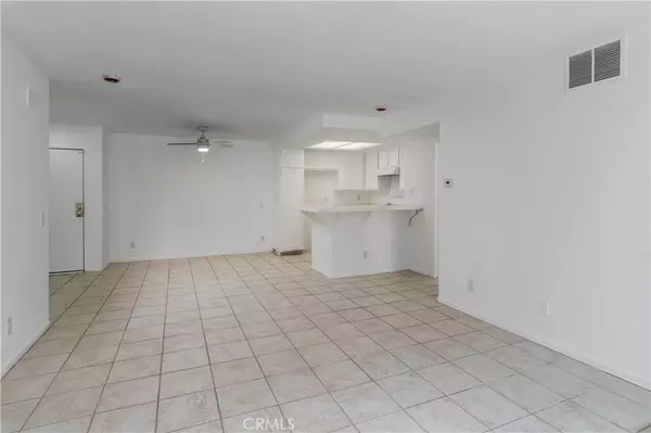 Winnetka, CA 91306,20235 Keswick ST #102