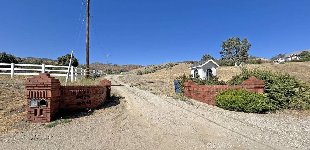 Leona Valley, CA 93551,9645 Elizabeth Lake RD