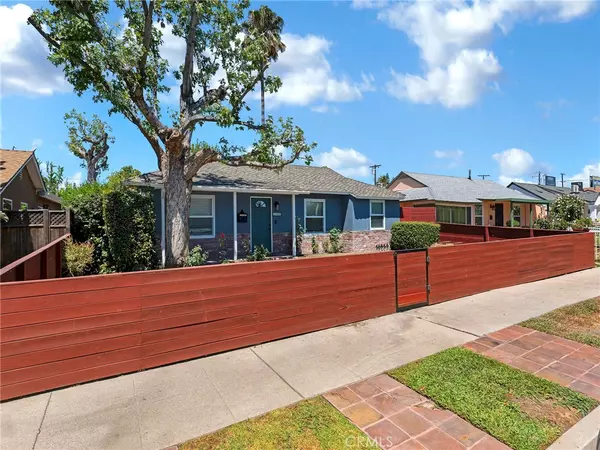 Lake Balboa, CA 91406,7517 Louise AVE