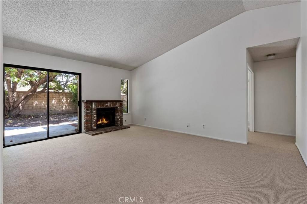 Valencia, CA 91355,23943 Via Rosa Linda
