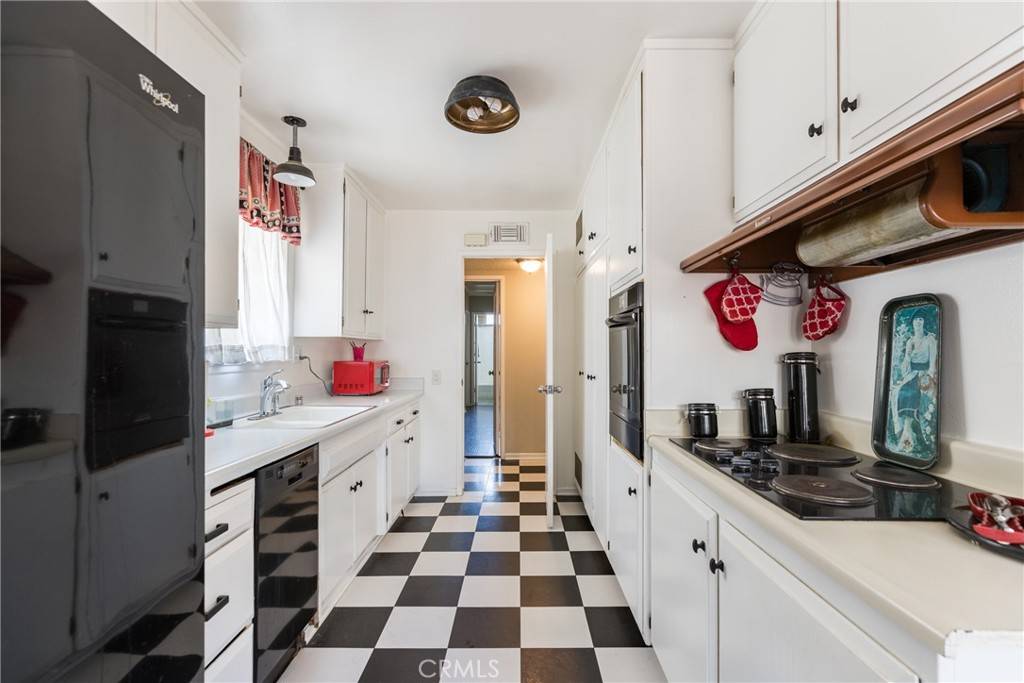West Hills, CA 91304,7701 Ducor Avenue