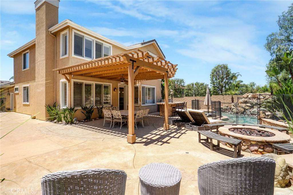 586 Grass Valley ST, Simi Valley, CA 93065