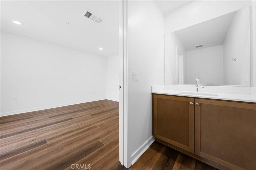 Camarillo, CA 93012,559 Via Vallarta