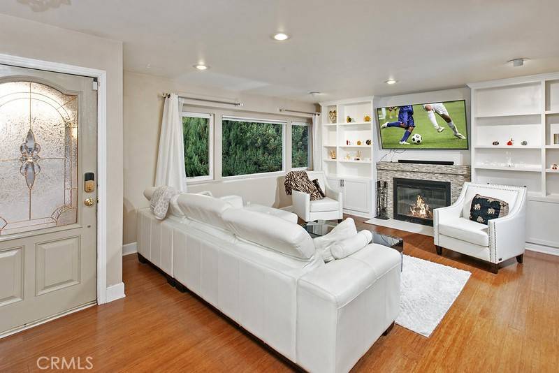West Hills, CA 91304,7900 Vicki AVE