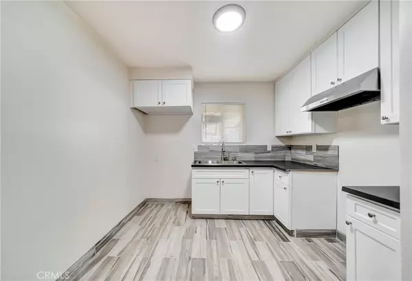 Van Nuys, CA 91401,14233 1/2 Sylvan ST