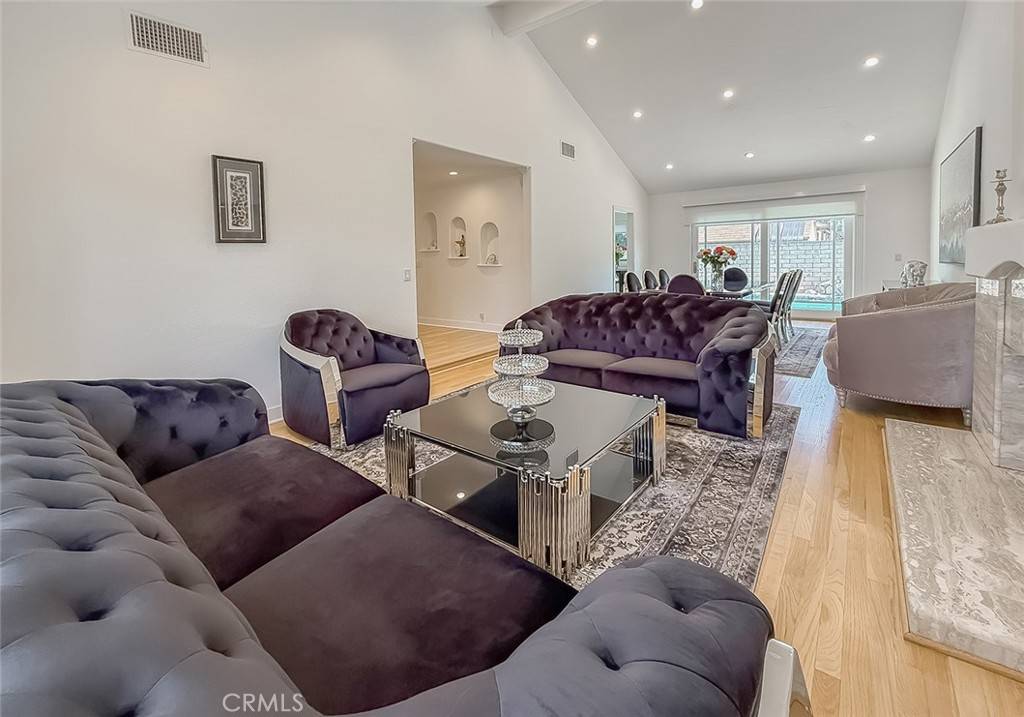 Winnetka, CA 91306,20208 Blythe St ST